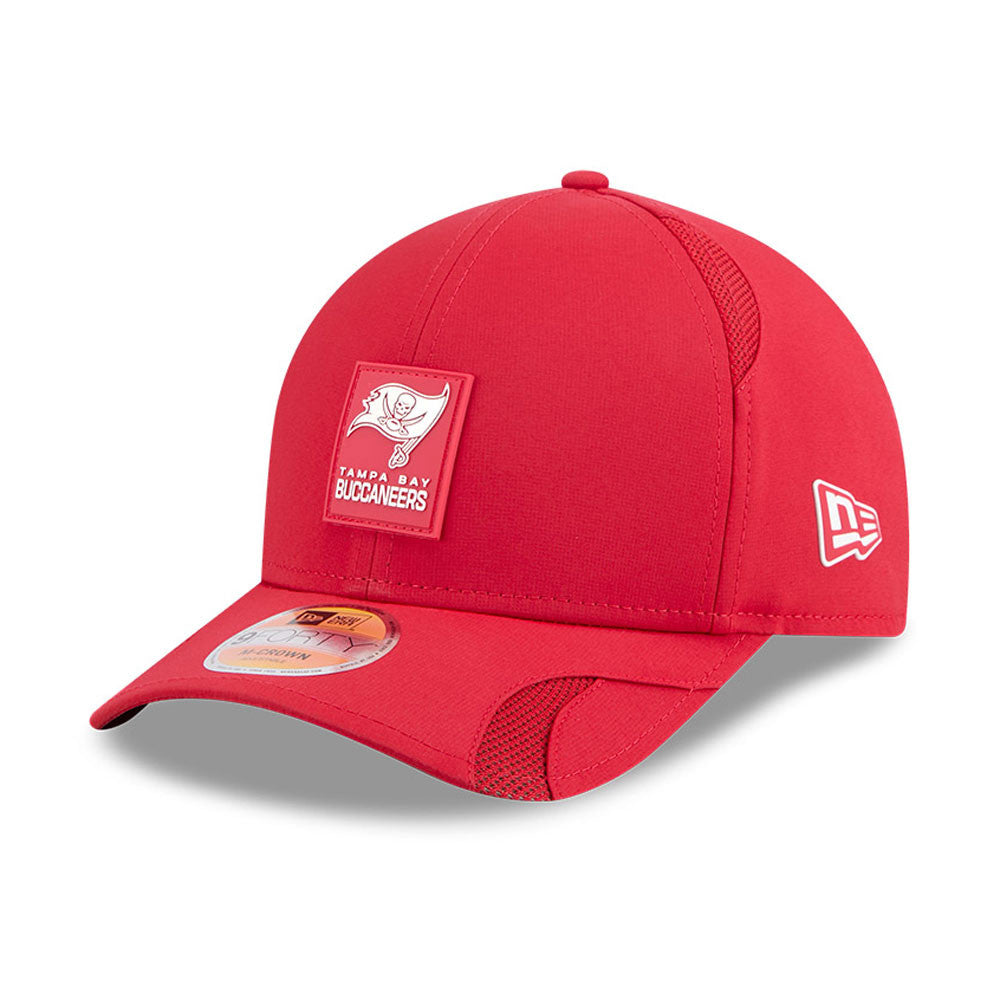 Tampa Bay Buccaneers 2025 Sideline M Crown 9Forty Cap