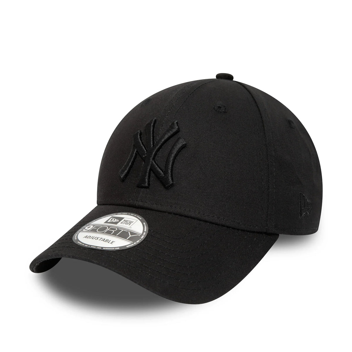 New York Yankees Essential Black on Black 9Forty Adjustable Cap